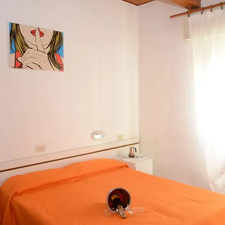 Edera Apartahotel 2*